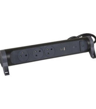 Legrand prepäťová ochrana 3-zásuvky 1.5m s vypínačom,USB,farba čierna